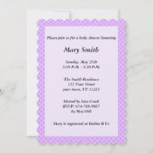 Lila Polka Dot Lace Heart Baby Dusche Einladung (Rückseite)