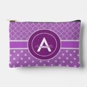 Lila Polka Dot Quatrefoil Zubehörtasche (Vorderseite)