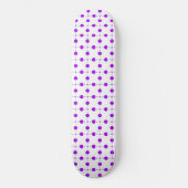Lila Polka Dots, Polka Dot Pattern, Dots, Dotter Skateboard (Vorderseite)