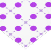 Lila Polka Dots, Polka Dot Pattern, Dots, Dotter Tischdecke (Schrägansicht)
