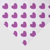 Lila Polka-Herzen auf Weiß Seidenpapier (Ausschnitt)