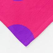 Lila Polka-Punkte auf Cerealien Fleecedecke (Ecke)