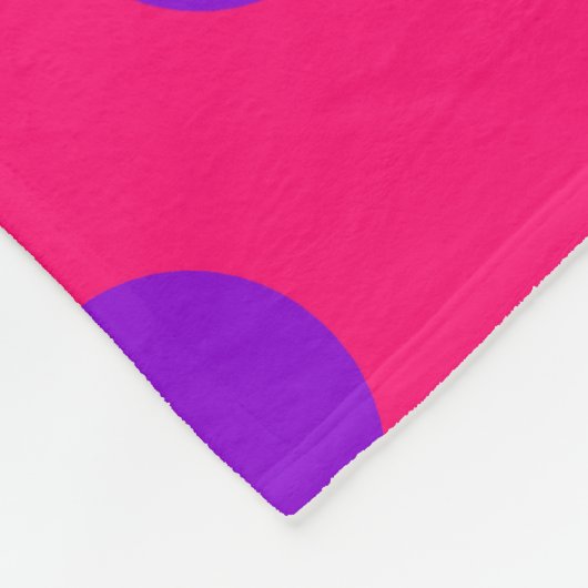 Lila Polka-Punkte auf Cerealien Fleecedecke (Ecke)