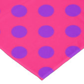 Lila Polka-Punkte auf Cerealien Tischdecke (Schrägansicht)