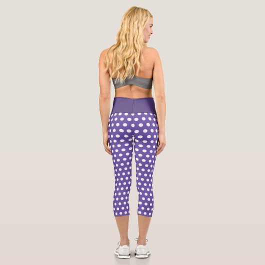 Lila Polka-Punktmuster Capri Leggings (Rückseite)