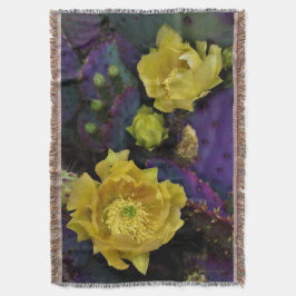 Lila Prickly Birne Opuntia Kaktus Gelbe Blüten Decke