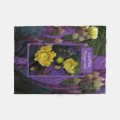 Lila Prickly Birne Opuntia Kaktus Gelbe Blüten Fleecedecke (Vorderseite (Horizontal))