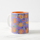Lila Pumpkin-Parade-Tasse Zweifarbige Tasse (Vorderseite Links)