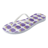 Lila Pumpkins Gold Leaf Muster Herbst FlipFlops Badesandalen (Schrägansicht)