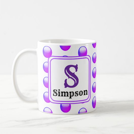 Lila Punkte-Monogramm Initiale und Name Kaffeetasse (Links)