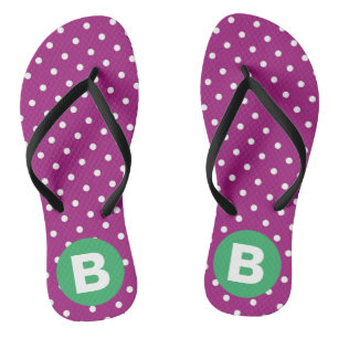 Lila Punkte-Muster Grünes Monogramm Badesandalen