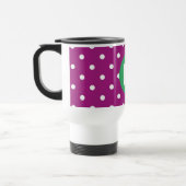 Lila Punkte-Muster grünes Monogramm Reisebecher (Links)