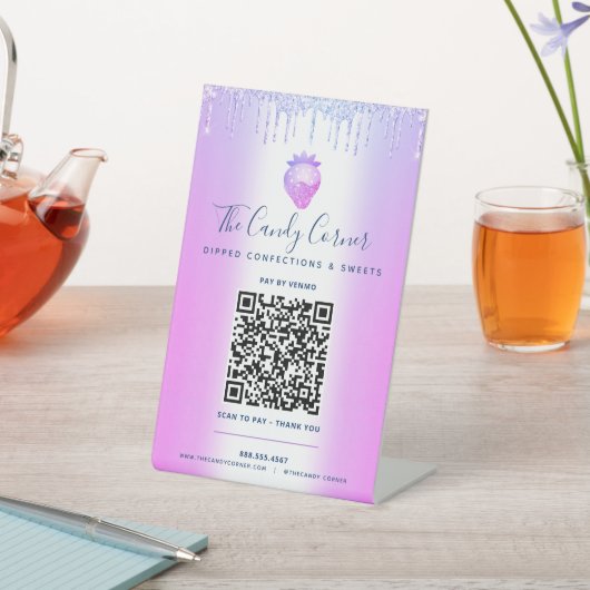 Lila QR Code Bezahlung hier Erdbeeren Glitzer Trop Sockelschild (In SItu)