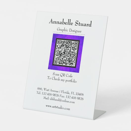 Lila QR-Code Sockelschild (Vorderseite)