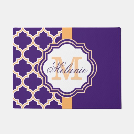 Lila Quatrefolienmonogramm Fußmatte (Vorderseite)