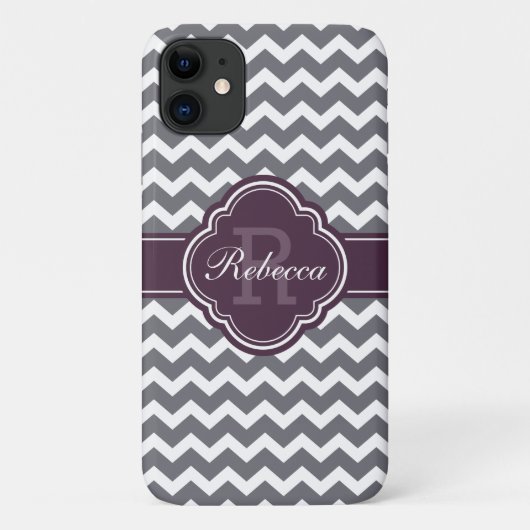 Lila Quatrefolienmonogramm Graues Zickzack Muster Case-Mate iPhone Hülle (Rückseite)