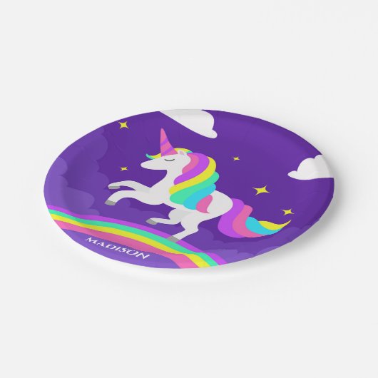 Lila Rainbow Unicorn Party Personalisiert Name Pappteller (Schrägansicht)