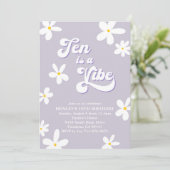 Lila Retro Daisy 10 ist ein Geburtstag Einladung (Stehend Vorderseite)