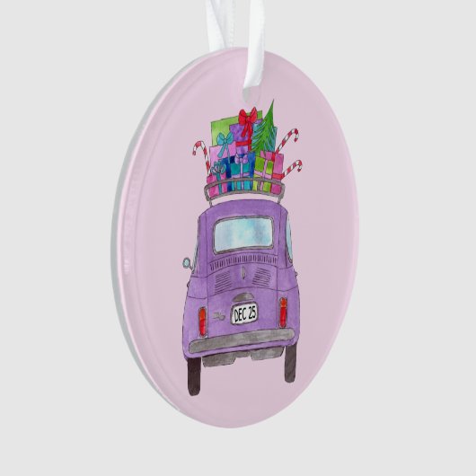 Lila Retro Fiat 500 mit Weihnachtsgeschenken Ornament (Vorderseite)