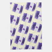 Lila Retro-Gelee-Glas-Muster mit Monogramm Geschirrtuch (Vertikal)