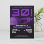 Lila Retrowave 30. Geburtstag Party Einladung (Stehend Vorderseite)
