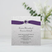 Lila Ribbon Gem Silver Post Wedding Einladung (Stehend Vorderseite)