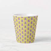 Lila Robe am Kreuz Milchtasse (Vorderseite)