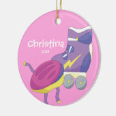 Lila Rollen-Skate-Sport-Weihnachtsverzierung Keramikornament (Links)