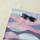 Lila-Rosa-Aqua-Wavy-Oversial-Initial-Monogramm Strandtuch (Beispiel)