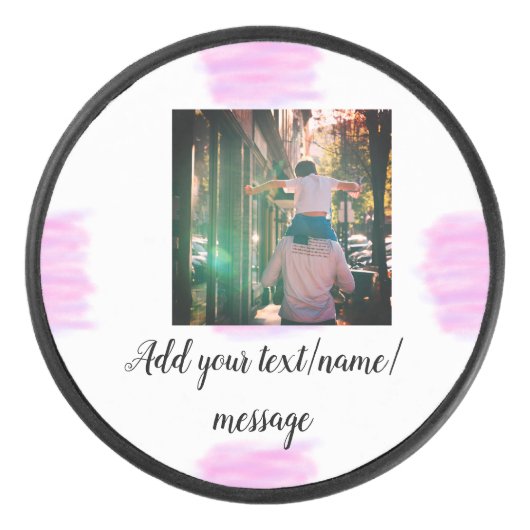 Lila rosa Aquarellfarbe Vater Sohn Vater hinzufüge Eishockey Puck (Vorderseite)