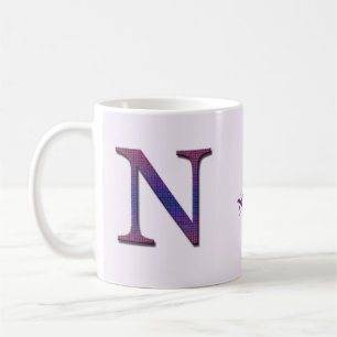 Lila-rosa-blaue Tile-Buchstaben N Monogramm Kaffeetasse
