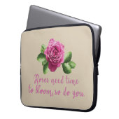 lila-rosa-blühende Rose Laptopschutzhülle (Vorderseite Links)