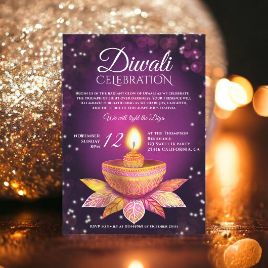 Lila-rosa Diwali Lampe-Lichtbildskript Einladung