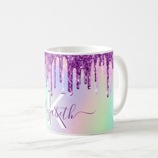 Lila-rosa-Glitzer-Tropfen holografisches Monogramm Kaffeetasse (VorderseiteRechts)