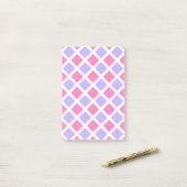 Lila Rosa Karo-Diamant-Muster Post-it Klebezettel (Auf Schreibtisch)