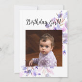 Lila rosa Lavendel Blume Erster Geburtstag Foto Einladung (Rückseite)