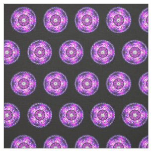 Lila rosa Mandala-Design auf schwarzem Hintergrund Stoff