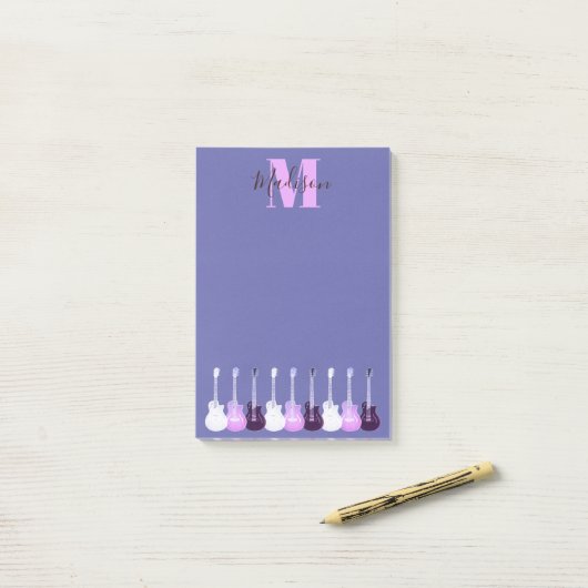 Lila rosa Monogram Post-it Klebezettel (Auf Schreibtisch)