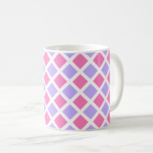 Lila Rosa Schachbrett-Diamant-Muster Kaffeetasse (VorderseiteRechts)