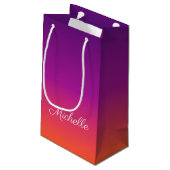 Lila, rosa und orangefarbene Farbvarianten Kleine Geschenktüte (Rückseite Schrägansicht)