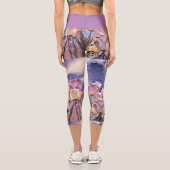 Lila, rosa und orangefarbene Tulpen Capri Leggings (Rückseite)