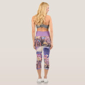 Lila, rosa und orangefarbene Tulpen Capri Leggings (Rückseite)