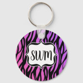Lila/rosa Zebra Streifen Monogramm Schlüsselanhänger (Rückseite)