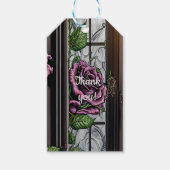 Lila Rose am Fenster - gotischer Stil Geschenkanhänger (Vorderseite)