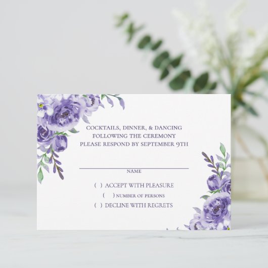 Lila Rose | Elegante Wasserfarbe Floral Boho RSVP Karte (Stehend Vorderseite)