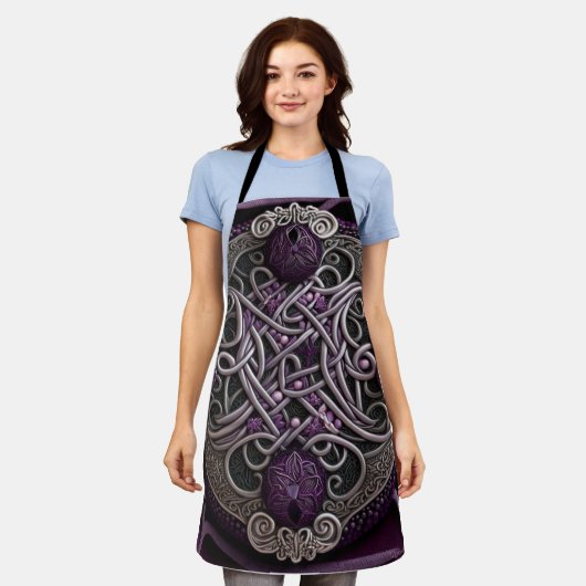 Lila Rose Keltisches Knotpapier Schürze (Getragen)