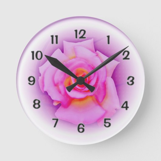 Lila Rose Runde Wanduhr (Vorderseite)
