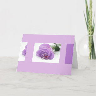 Lila Rosen- und Hochzeitsringkarte Karte