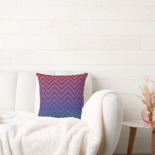 Lila, Rot, Blau und Grüne Vintage-Chevron-Streifen Kissen