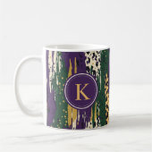 Lila rote Pinselstriche Muster Monogram Kaffeetasse (Links)